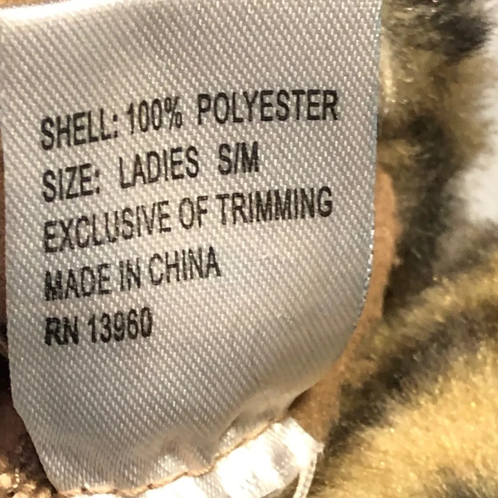 Stylish Tan Gloves with Faux Fur Trim & Animal Print Scarf